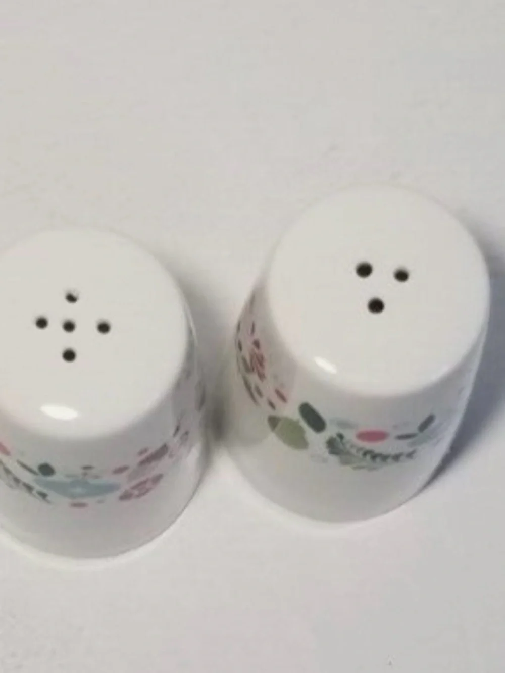 White Ceramic Salt and Pepper Shakers with‎ Bird and Floral Motif